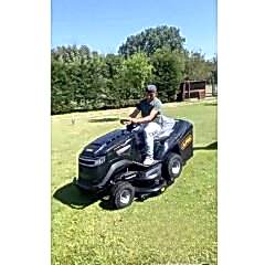 Alpina AT8 122 HWA ST700 Çim Biçme Traktörü