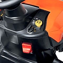 Oleomac Om102r/16K Çim Biçme Traktörü